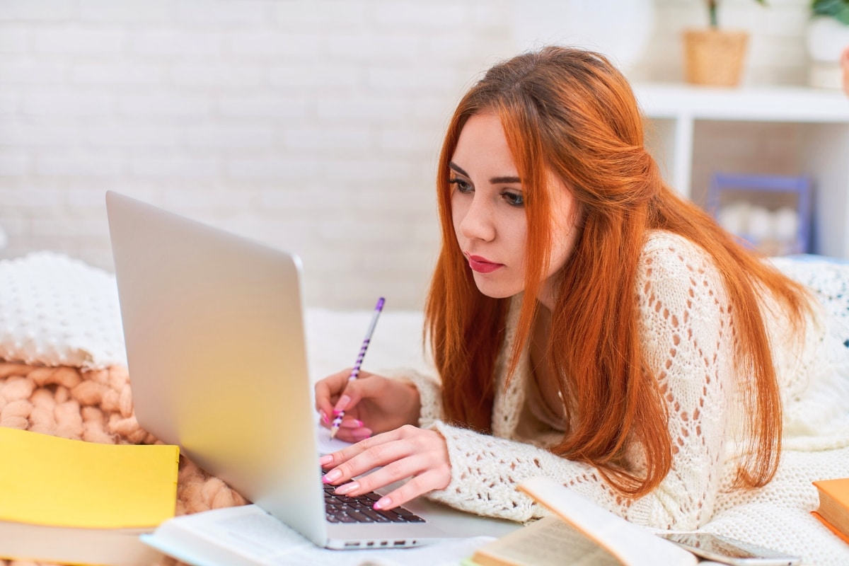 jeune fille revise bac studygram2